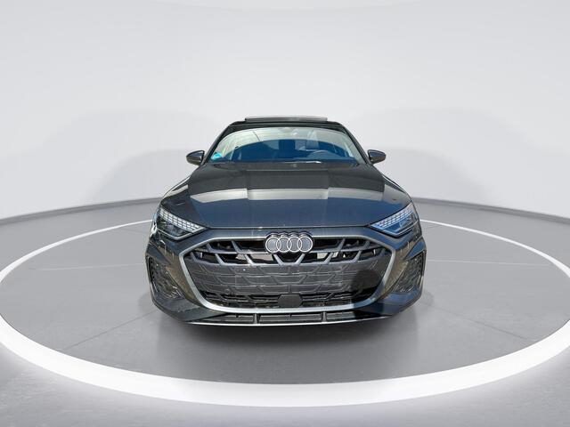 Audi A3 SPORTBACK 40 TFSIe 204pk S-tronic S edition · Panoramadak · Camera · Apple/Android Car Play · Navigatie · Leder Interieur · Stoelverwarming · 17'' Inch · Garantie t/m 04-04-2030 of 100.000km