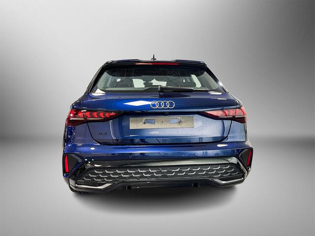 Audi A3 SPORTBACK 35 150pk TFSI S edition Stoelverwarming voorin | Sportstoelen zwarte stof | Parkeersensoren | Achteruitrijcamera