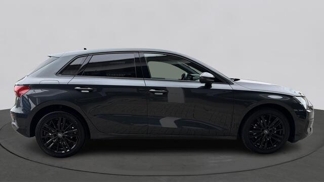 Audi A3 SPORTBACK 30 TFSI 110Pk Pro Line / 17" LMV / Parkeerhulp Achter