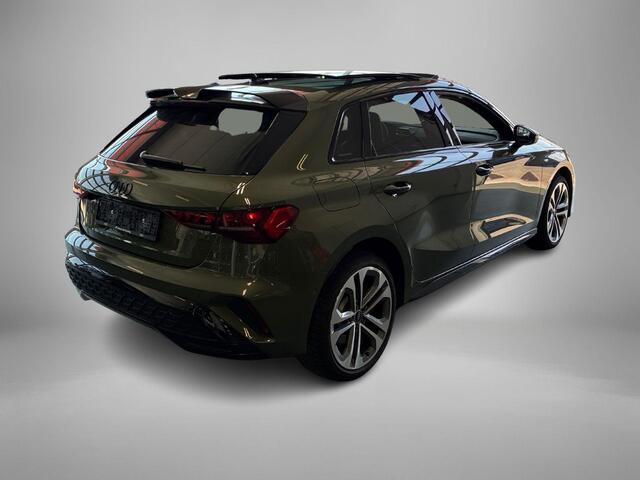 Audi A3 SPORTBACK 45 TFSIe 272pk S-tronic S edition Competition · Panoramadak · Camera · Sonos Audio · Carbon Exterieur · Leder Interieur · Apple/Android Car Play · 18'' Inch · Garantie t/m 10-08-2030 of 100.000km