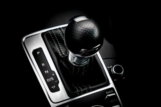 Audi A3 SPORTBACK 30 116 PK TFSI Sport S Line Edition | Automaat | Ned Auto Dealer onderhouden | Automaat | Clima |S line exterieur | Sport stoelen | PDC | Led Koplampen | Navigatie |