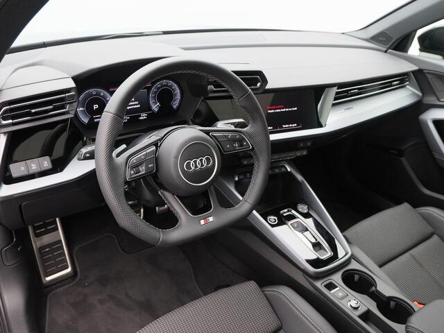 Audi A3 SPORTBACK 45 TFSI e | S edition Competition | 18 inch | Privacy glas | Panoramadak | Sonos 3D| Rode remzadels |