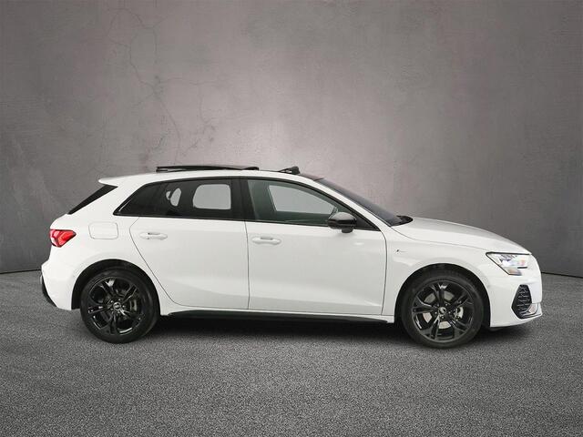 Audi A3 SPORTBACK 40 TFSI e S edition | Panorama Dak | Apple/Android Play | Adaptive Cruise | Camera | Head-up | Sonos Audio | Comfort-pakket plus | Assistentie Pakket | Navigatie-pakket |