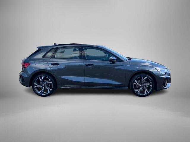 Audi A3 SPORTBACK 40 TFSIe 150kW/204PK S Line · Panoramadak · Stoelverwarming · Apple/Android Car Play · Drive select · Leder/Stof