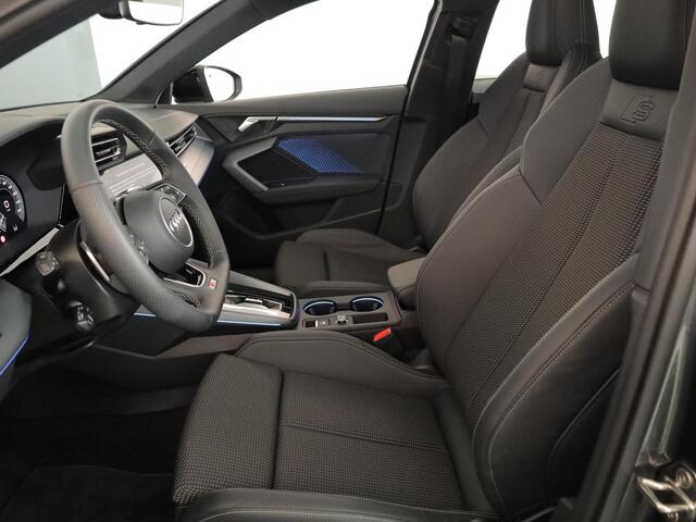 Audi A3 SPORTBACK 45 TFSI e S edition Competition 272 pk S-tronic | Verlengde garantie | Navigatie | Panoramadak | Parkeersensoren (Park assist) | Achteruitrijcamera | S-Line |
