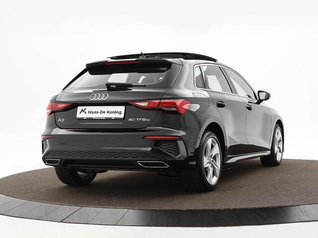 Audi A3 SPORTBACK 40 TFSIe 204pk S-tronic S Edition · Panoramadak · Apple/Android Car Play · Lederen Bekleding · Cruise Control · Navigatie · Stoelverwarming · P-Sensoren · 17'' Inch ·
