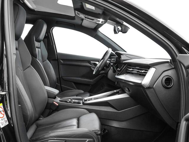Audi A3 SPORTBACK 40 TFSIe 204pk S-tronic S Edition · Panoramadak · Apple/Android Car Play · Lederen Bekleding · Cruise Control · Navigatie · Stoelverwarming · P-Sensoren · 17'' Inch ·