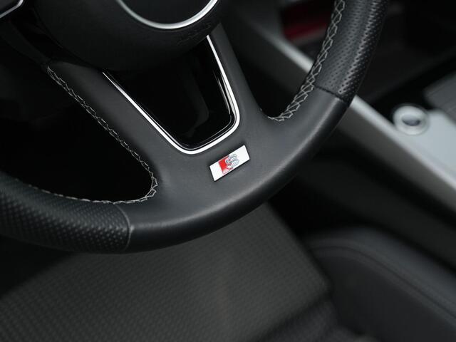 Audi A3 SPORTBACK 40 TFSI e 204 pk S-Line | Panoramadak | Achteruitrijcamera | Stoelverwarming | Navigatie