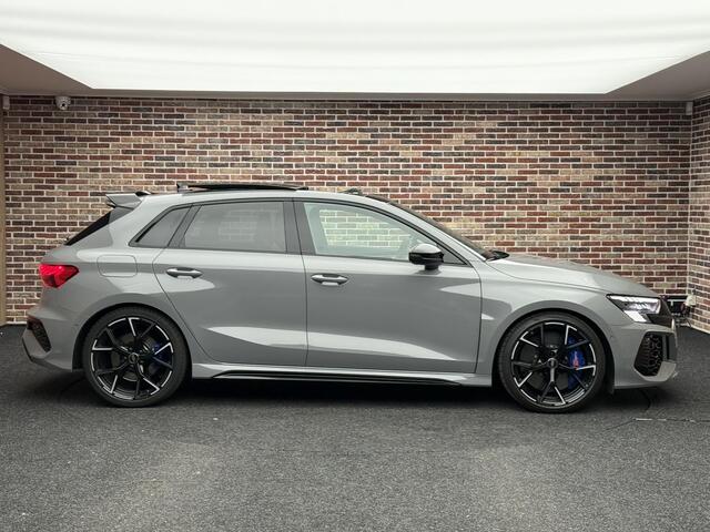 Audi A3 SPORTBACK 2.5 TFSI RS 3 quattro Keramisch Headup Panorama Nardo Memory