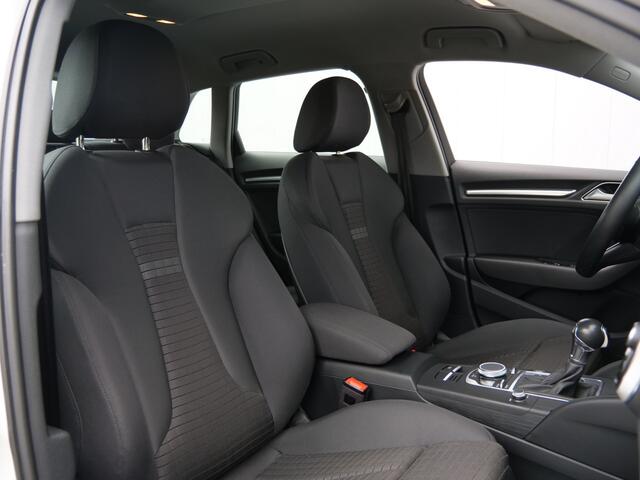 Audi A3 SPORTBACK 40 e-tron Advance Sport 204 Pk Automaat S-Line / Navi / PDC / 17 inch / Sportstoelen / Stoelverwarming