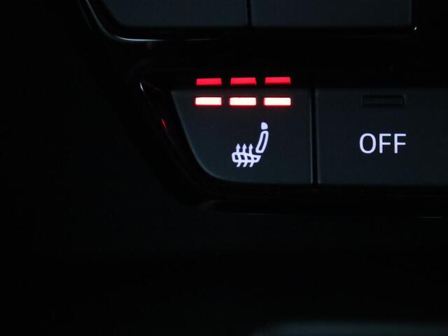 Audi A3 SPORTBACK 30 TFSI Advanced edition | Panoramadak | Stoelverwarming | Camera | Carplay | Sportstoelen | Navigatie | Full LED | Virtual Cockpit | Getint glas | Climate control | Parkeerhulp | Cruise control