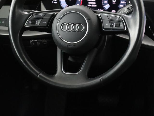 Audi A3 SPORTBACK 30 TFSI Advanced edition | Panoramadak | Stoelverwarming | Camera | Carplay | Sportstoelen | Navigatie | Full LED | Virtual Cockpit | Getint glas | Climate control | Parkeerhulp | Cruise control
