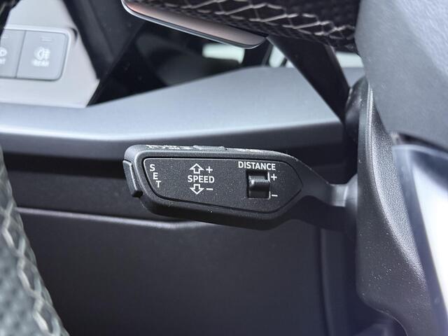 Audi A3 SPORTBACK 45 TFSI e S edition Competition | 272 PK | SoH 100% | Trekhaak | Matrix LED koplampen | Head-up display | S line | Sonos audio |