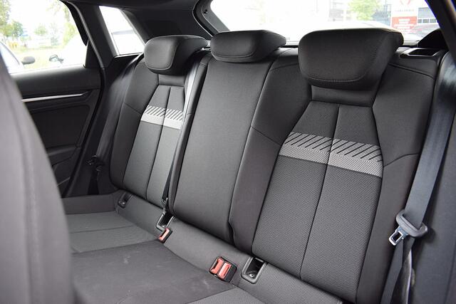 Audi A3 SPORTBACK 30 TFSI Business edition | Full Map NAV | Cruise | Carplay | Climate | 17" LM Velg