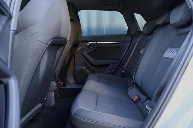 Audi A3 SPORTBACK 30 TFSI Business edition Automaat | 19 Inch | Full LED | Virtual Cockpit | Sportstoelen | Carplay | Draadloze telefoonlader