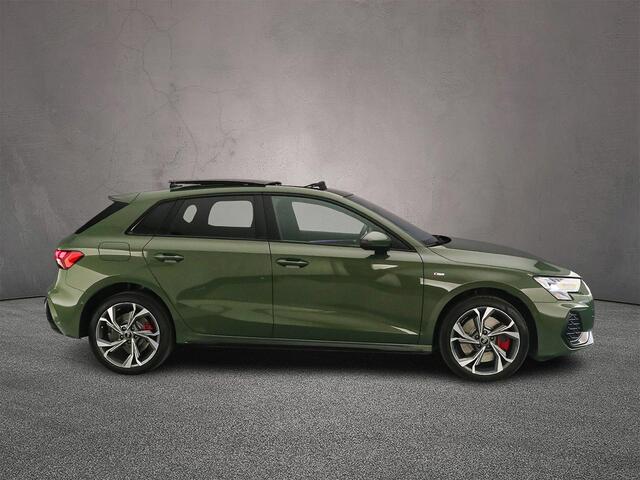 Audi A3 SPORTBACK 45 TFSI e S edition Competition | Panoramadak | Elektrische achterklep | SONOS | Ambient-lichtpakket Pro | Adaptive Cruise Control |