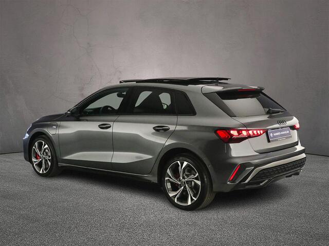 Audi A3 SPORTBACK 45 TFSI e S edition Competition | Panorama Dak | Adaptieve Cruise | Apple/Android Play | Ambiance Plus Verlichting | Camera | Matrix LED | Interieur-pakket | Optie-pakket | Navigatie-pakket | LED-lichtpakket | Assistentie Pakket |