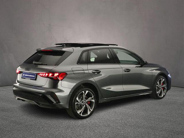 Audi A3 SPORTBACK 45 TFSI e S edition Competition | Panorama Dak | Adaptieve Cruise | Apple/Android Play | Ambiance Plus Verlichting | Camera | Matrix LED | Interieur-pakket | Optie-pakket | Navigatie-pakket | LED-lichtpakket | Assistentie Pakket |