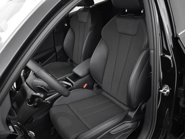 Audi A4 Avant 35 TFSI 150pk S-Tronic S Edition Competition · Camera · Apple/Android Car Play · Navi · Elek. Achterklep · Zwart Optiek · 18'' Inch · Garantie t/m 25-03-2028 of 100.000km