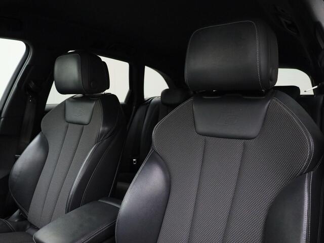 Audi A4 Avant 2.0 TFSI/190PK ultra Sport S line Edition · Stoelverwarming · Navigatie · Trekhaak · Leder/stof ·