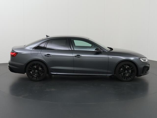Audi A4 Limousine 35 TFSI S-Line Competition | Parkeercamera | Cruise Control Adaptief | Stoelverwarming | Navigatie | 18"| Dynamische LED verlichting |