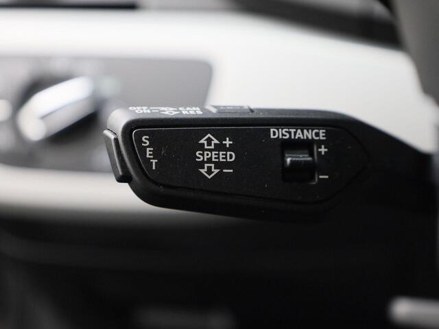 Audi A4 Limousine 35 TFSI/150PK Business Edition · Apple/Android Car Play · Navigatie · Parkeersensoren