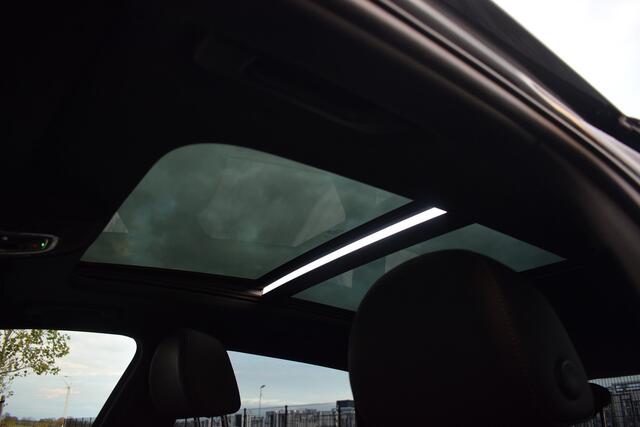 Audi A4 35 TFSI 150pk S-tronic S-line Black Edition | Panoramadak | Virtual | Sfeerverlichting