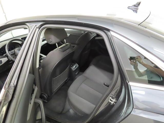 Audi A4 Limousine 35 TFSI Advanced Edition Climate controle | Navigatiesysteem | Parkeersensoren | Cruise controle | Keyless