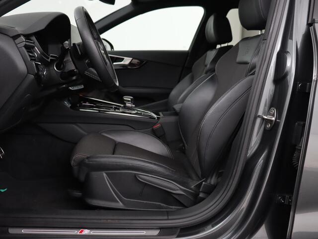 Audi A4 35 TFSI S edition Competion | Origineel NL | Trekhaak | Sfeerverlichting | Virtual Cockpit | Carplay | Sportstoelen | Half leder | Full LED | Navigatie | Parkeerhulp | Cruise control | S Line