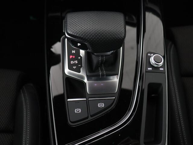 Audi A4 35 TFSI S edition Competion | Origineel NL | Trekhaak | Sfeerverlichting | Virtual Cockpit | Carplay | Sportstoelen | Half leder | Full LED | Navigatie | Parkeerhulp | Cruise control | S Line