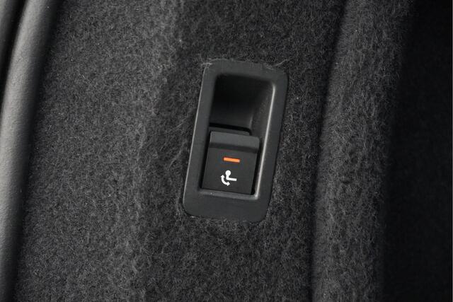 Audi A4 Avant 35 TFSI 150PK! Automaat Pro Line BJ2020 Lmv 16" | Led V+A | Pdc | Navi | Elek. trekhaak | Elek. achterklep | App-Connect | Climate control | Cruise control | Getint glas | Nw-model!