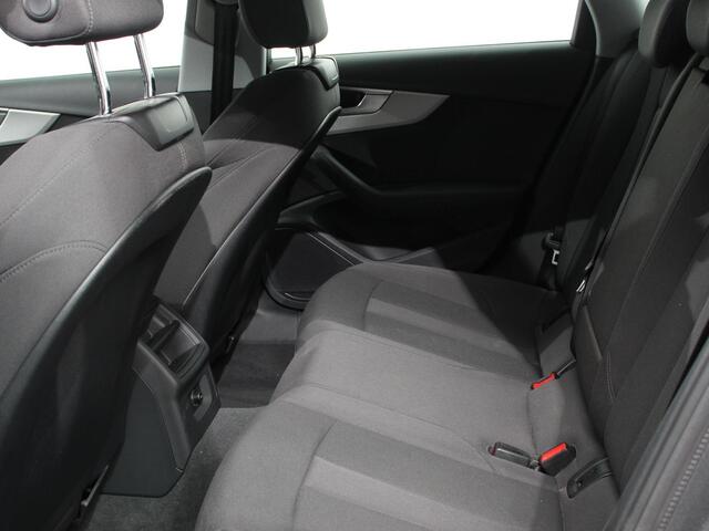 Audi A4 Avant 40 TFSI 205pk S-Tronic S-Line | Climate control | Adaptive cruise control | Navigatie | Parkeersensoren | Stoelverwarming | Elektrische achterklep | Apple Carplay/ Android Auto