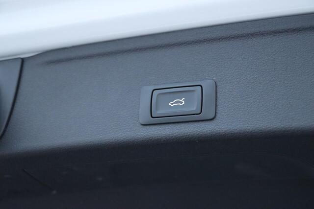 Audi A4 Avant 40 TFSI S-Line Edition Competition S-Tronic 204pk
