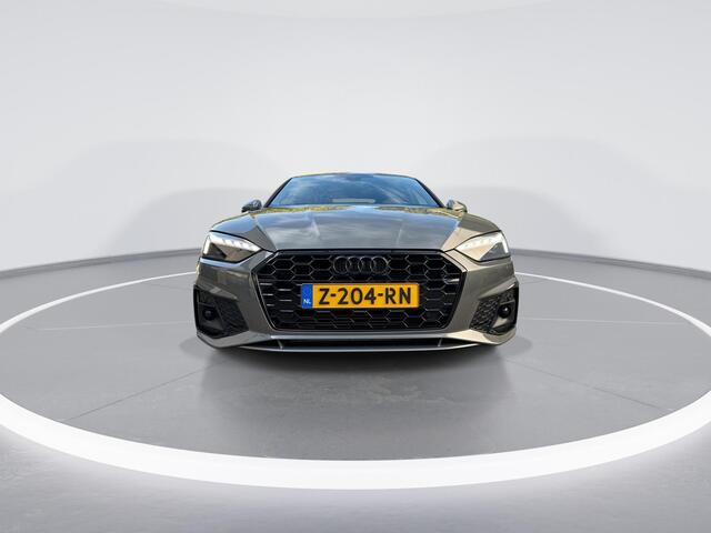 Audi A5 Sportback 35 TFSI 150pk S-Tronic S edition Competition · Matrix LED · Apple/Android Car Play · Inklap. Trekhaak · Elek. Achterklep · Alarmklasse 3 · 19"Velgen · Garantie t/m 20-06-2028 of 100.000km