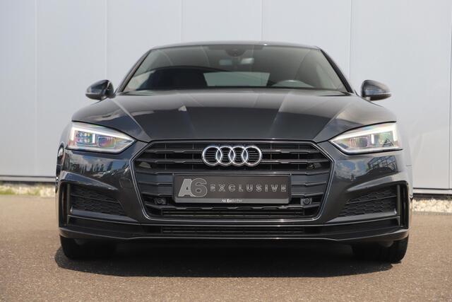 Audi A5 Sportback 35 TFSI Sport S-line black edition Trekhaak Virtual Cockpit LED Matrix Navigatie Half Leder Stoelverwarming Sfeerverlichting 19 inch LMV NAP Dealer Onderhouden!