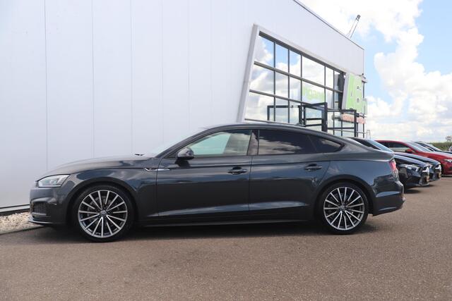 Audi A5 Sportback 35 TFSI Sport S-line black edition Trekhaak Virtual Cockpit LED Matrix Navigatie Half Leder Stoelverwarming Sfeerverlichting 19 inch LMV NAP Dealer Onderhouden!