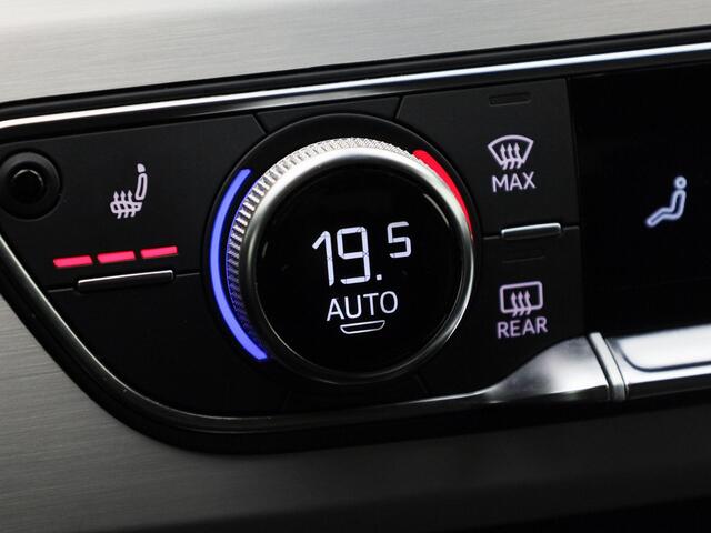 Audi A5 Sportback 40 TFSI/204PK S Line · Leder · Elektrische stoel verstelling · Camera · Apple/Android Car Play · Adaptive Cruise Control ·