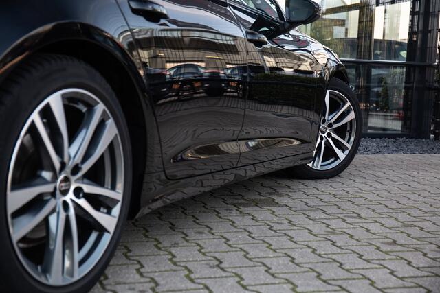 Audi A6 Avant 40 TFSI S edition Competition , Panoramadak, Trekhaak, Adap. cruise,