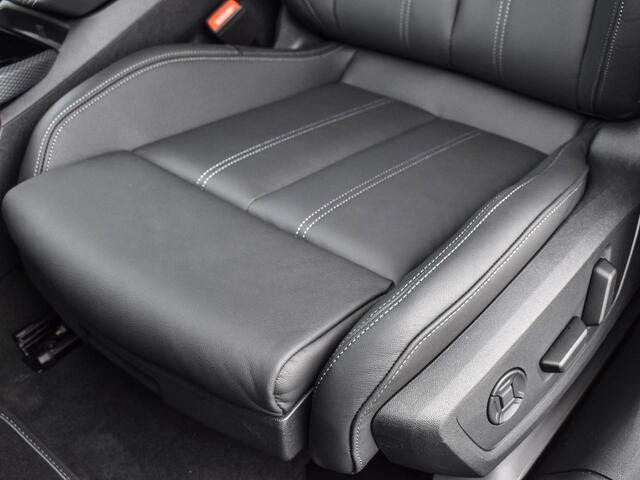 Audi A6 Limousine 2.0 e-hybrid quattro S Edition 299 PK · Elektrisch verstelbare stoelen · Tech plus · 20" LM Velgen · S-interieur sportstoelen zwart leder