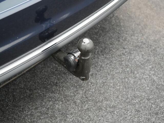 Audi A6 Avant 50 TFSI e quattro S Line Plug In Hybrid 300pk Dealer O.H. PHEV | Trekhaak Af Fabriek | Adaptive Cruise | Head Up | 360 Camera | Alcantara Sportstoelen Verwarmd | Stuur Verwarmd | Apple Carplay | Navigatie | Virtual | DAB |