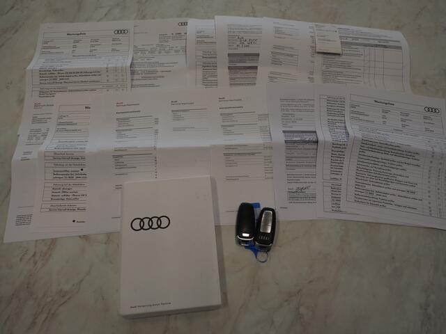 Audi A6 Avant 55 TFSI e quattro Competition Full Black | Panoramadak | Trekhaak | HUD | Adaptive Cruise | Camera | Carplay