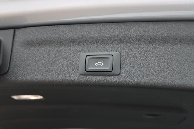 Audi A6 Avant 55 TFSI e Quattro Competition 367pk S Tronic | Elektrische stoelen | Trekhaak | Stoelverwarming | Camera