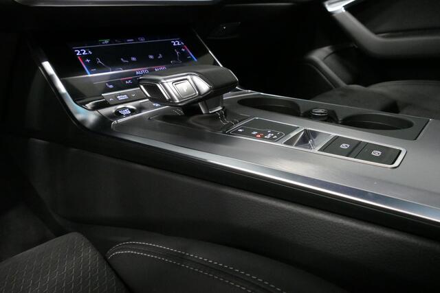 Audi A6 Avant 55 TFSI e quattro S Competition / RS6 Look / S Line / Maxton Design Bodykit V.2 / Panoramadak / Matrix LED / Stoelverwarming voor + achter / Apple Carplay - Android Auto / 21'' Vossen Look / Achteruitrijcamera / Dodehoek detectie / Audi Sound System