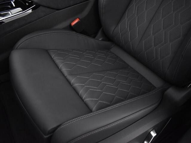 Audi A6 S edition e-tron 367 PK 100 Kwh · Panorama dak · Luchtvering · 21"LM Velgen · Remzadels rood · Head-Up display · Bang & Olufsen Premium · Servo sluiting · Tech Pro