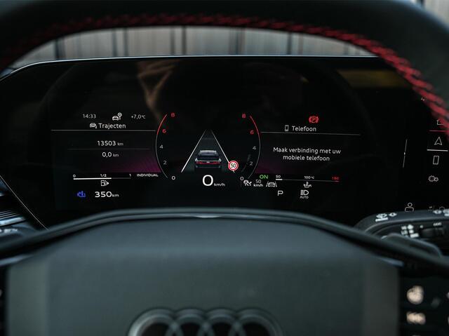 Audi A6 Avant 3.0 TFSI 368PK Quattro S-Edition Panoramadak | Luchtvering | Head-up display | 6-cilinder | Stoelgeheugen | 4-Wiel besturing | Tech Pro | Adaptive cruise control | B&O audio | S-stoelen | Ambiance verlichting | Carbon inleg | Styling kit | 4-Zone cl