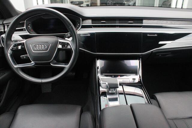 Audi A8 60 TFSI 450PK e-HYBRID QUATTRO PRO LINE | PANORAMISCH SCHUIF/KANTEL DAK | STUUR/STOEL VERWARMING | ELEKTRISCH BEDIENBAAR STUURKOLOM | SFEER VERLICHTING | COMFORT HOOFDSTEUNEN | LICHTMETALEN VELGEN 20" | BANG & OLUFSEN SOUND SYSTEM | SERVOSLUITING VOOR POR