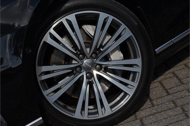 Audi A8 55 TFSI quattro Pro Line Plus ¤165k NP | Achterasbesturing | Schermen achter | Softclose | Pano | B&O | Alcantara hemel | 4x Stoelventilatie + verwarming + massage | 360 camera