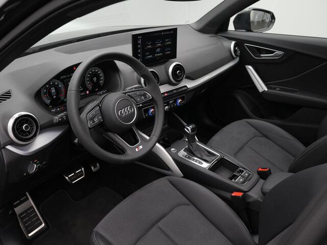 Audi Q2 35 TFSI 150 pk S-tronic S edition | Panoramadak | Standkachel | Achteruitrijcamera | Leder/alcantara | Navigatie | Stoelverwarming