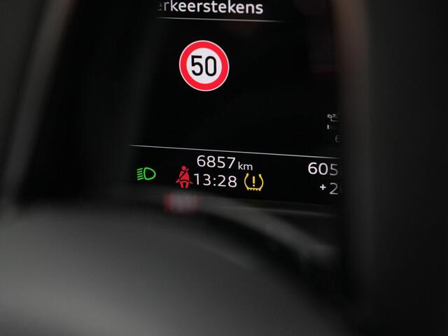 Audi Q2 35 TFSI 150 pk S-tronic S edition | Panoramadak | Standkachel | Achteruitrijcamera | Leder/alcantara | Navigatie | Stoelverwarming