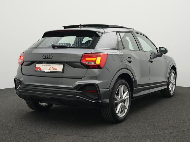 Audi Q2 35 TFSI 150 pk S-tronic S edition | Panoramadak | Standkachel | Achteruitrijcamera | Leder/alcantara | Navigatie | Stoelverwarming